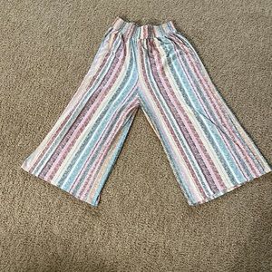 Wide, legged pants knit works size M